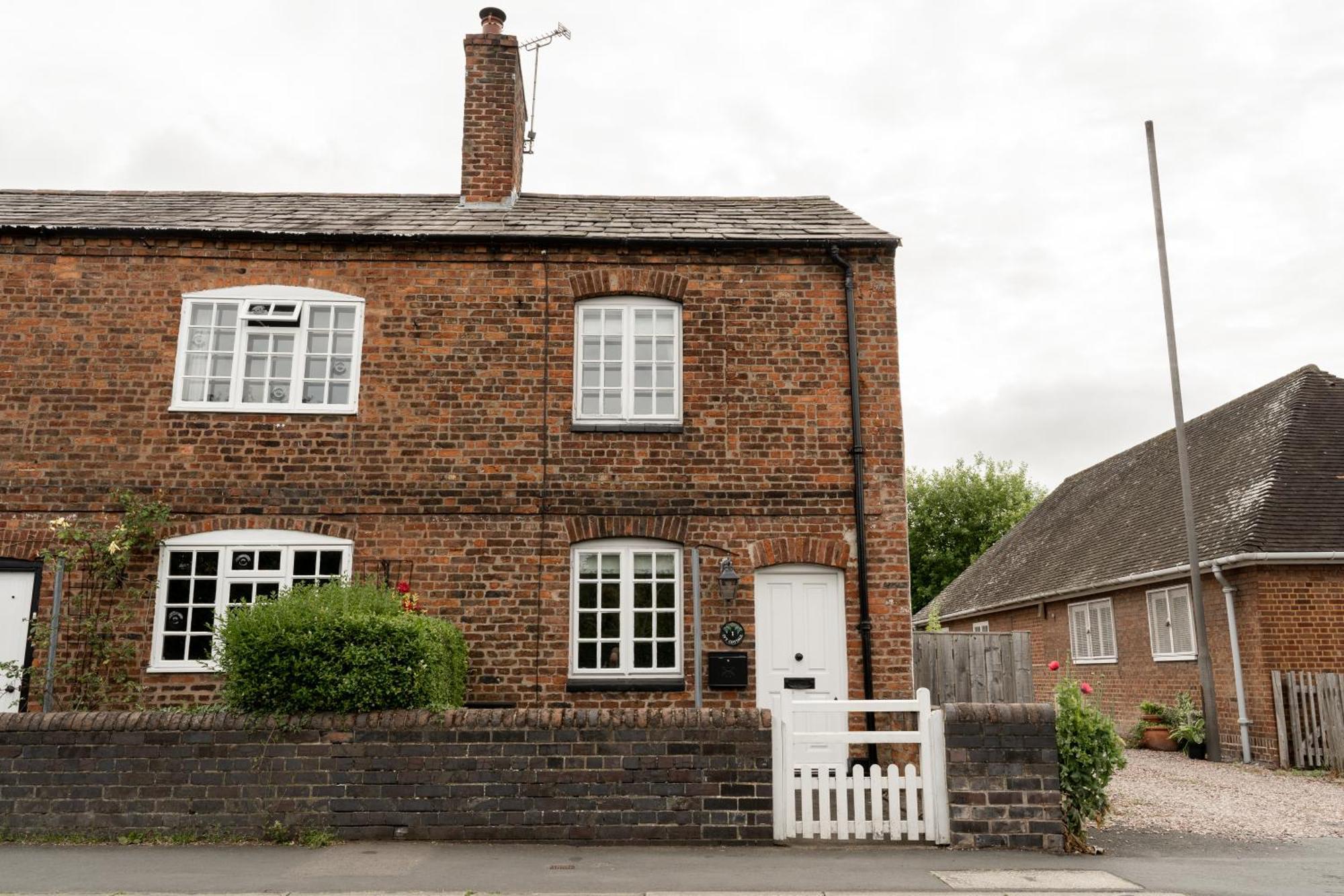 Cosy 2 Bed Cottage In Charming Village Of Christleton - For Up To 5 מראה חיצוני תמונה