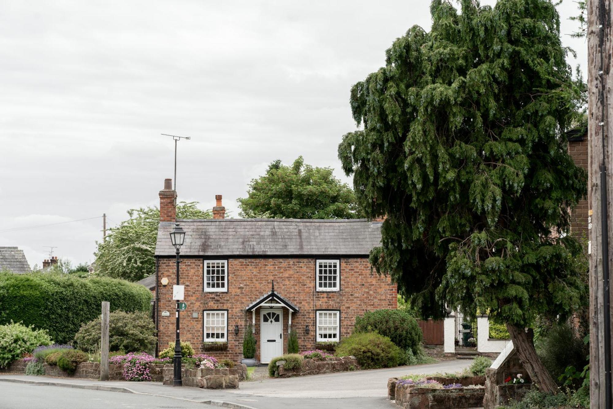 Cosy 2 Bed Cottage In Charming Village Of Christleton - For Up To 5 מראה חיצוני תמונה